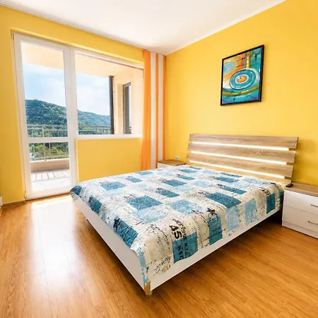 Hills - Pools & Prime Location Апартамент