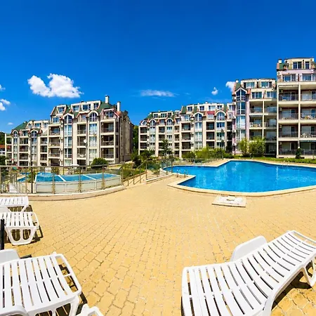 Hills - Pools & Prime Location *